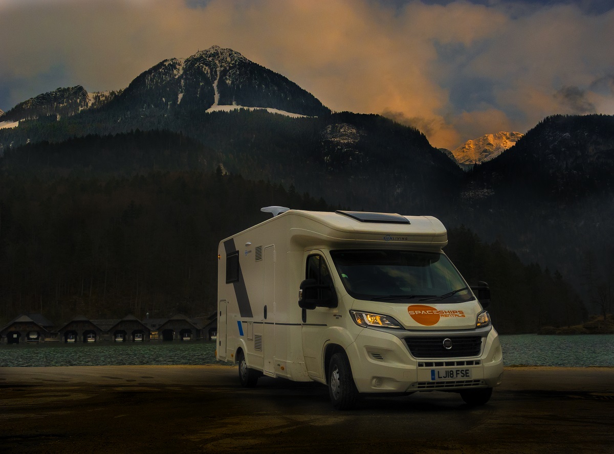 Spaceships Motorhome CF11 Lux MoHo 1200